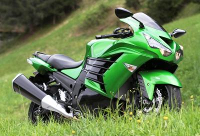 Kawasaki ZZR 1400: turismo a 300 km/h (video)