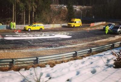 Nürburgring: pista bloccata da un pene gigante!