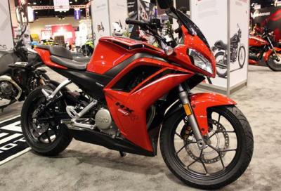 Arriva una EBR sportiva di 250 cc basata sulla Hero HX250R?
