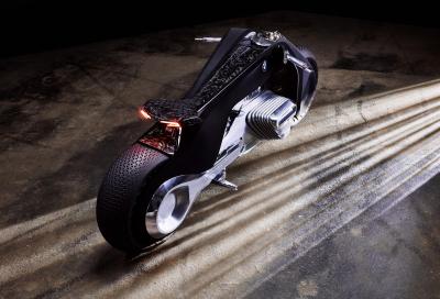 “La BMW Vision Next 100 è soluzione deﬁnitiva per la sicurezza in moto”