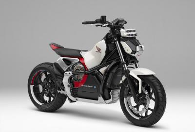 Honda Riding Assist-e, la moto elettrica che sta in piedi da sola
