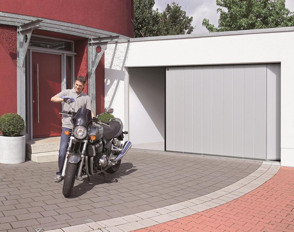Garage moto: porta scorrevole Hörmann HST - Motociclismo