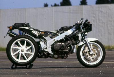 I segreti del telaio della mitica Honda RC30