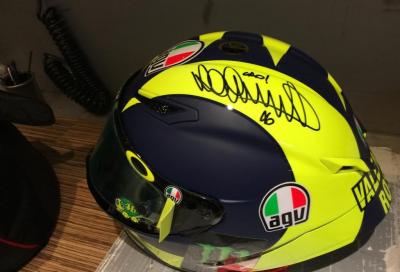 In vendita il casco 2018 di Valentino Rossi