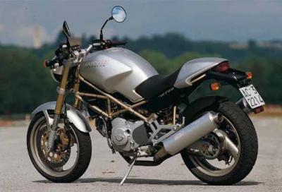 Ducati Monster 750: la vera antenata. La prima versione “media”