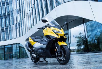 Yamaha presenta il nuovo TMAX: look rivisto e dotazione al top