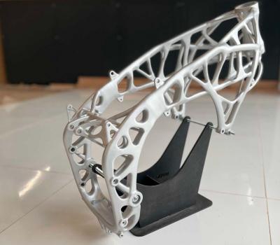 Il leggerissimo telaio in acciaio stampato in 3D 