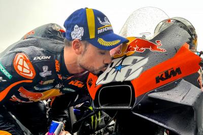 MotoGP: Oliveira vince sotto la pioggia in Indonesia 