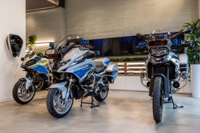 BMW presenta le moto destinate alle Forze dell'Ordine