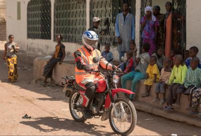 Le moto Yamaha in Africa per l'assistenza sanitaria