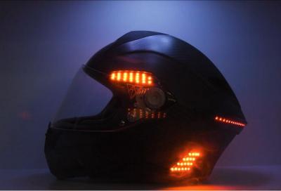 Vata7 X1 LED, casco "connesso" e illuminato