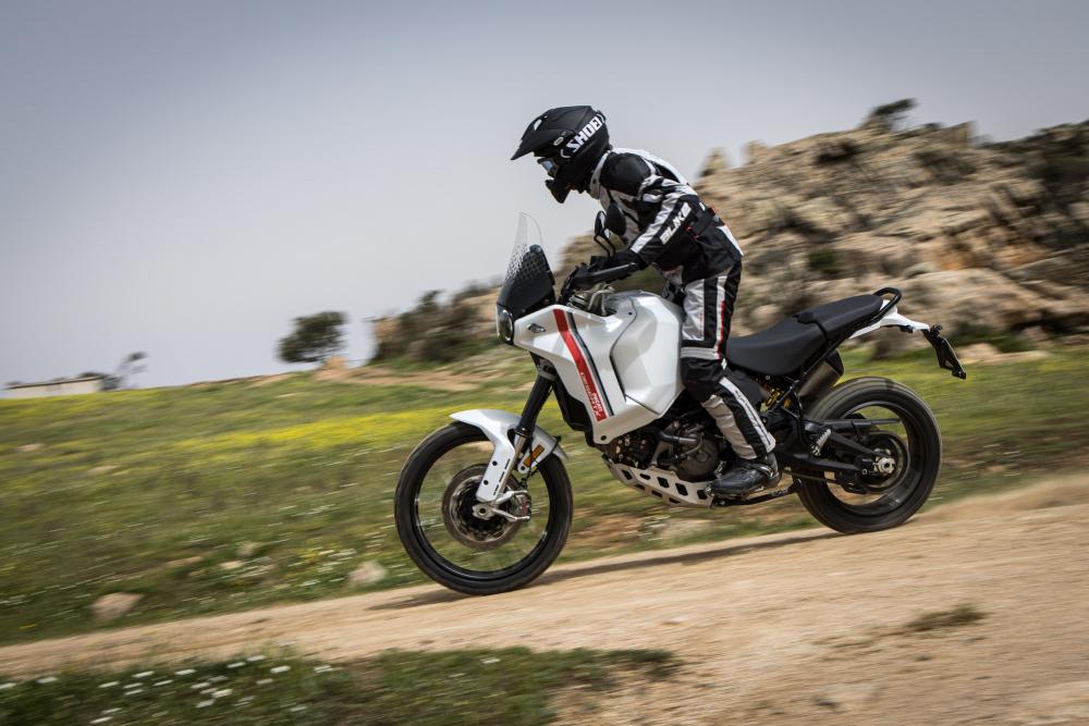 Nuova Ducati Desertx Come Va Pregi E Difetti Il Video Motociclismo