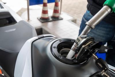 Caro benzina: prorogato il taglio delle accise