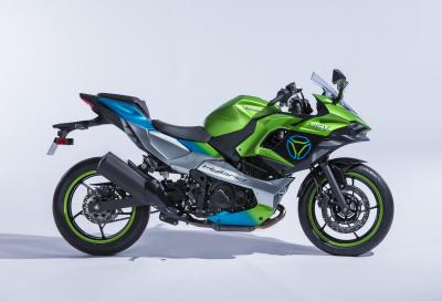 Kawasaki svela il prototipo della Ninja ibrida HEV