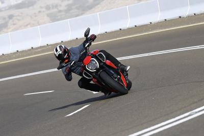 Diavel V4: più grinta e stile grazie agli accessori Ducati Performance