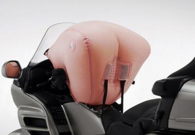 Honda continua a sviluppare l'airbag per moto