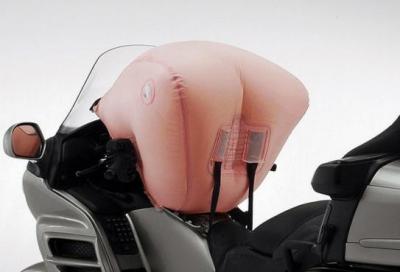 Honda continua a sviluppare l'airbag per moto