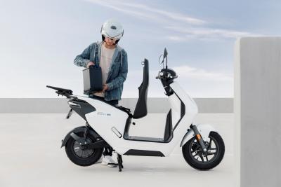 Nuovo EM1 e: 2023, il primo scooter elettrico di Honda. Tutte le caratteristiche