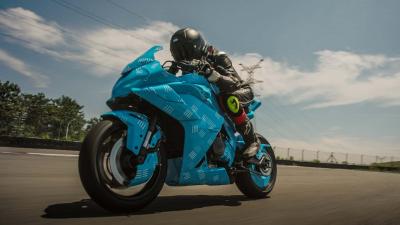 CFMOTO svela nuove moto sportive 500SR e 675SR
