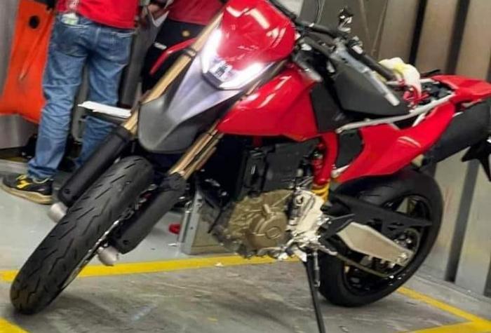 Foto spia Ducati Supermotard? Ecco cosa sappiamo