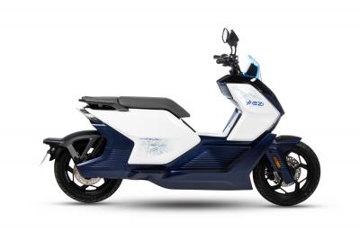 Keeway-Ezi Hypevolt, scooter elettrico innovativo