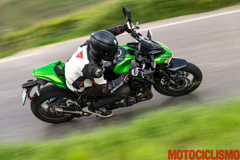 Comparativa Naked medias: Ducati Monster 821, Kawasaki 