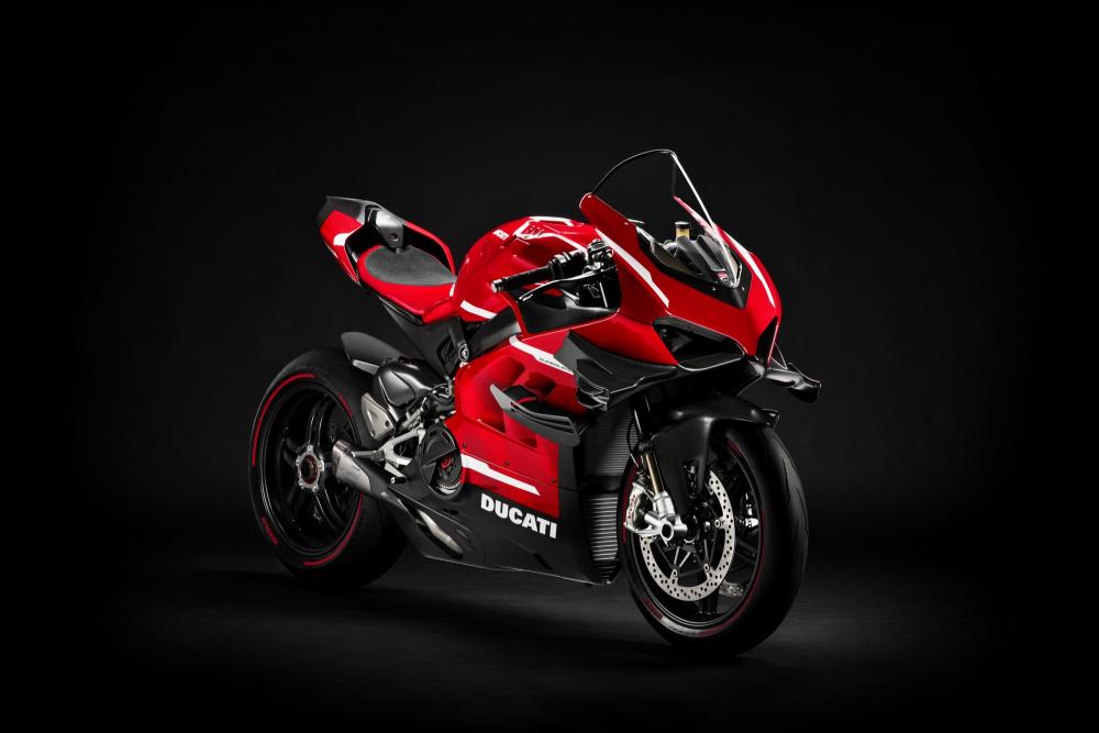 Ducati Superleggera V4 aerodinamica da MotoGP carbonio e 
