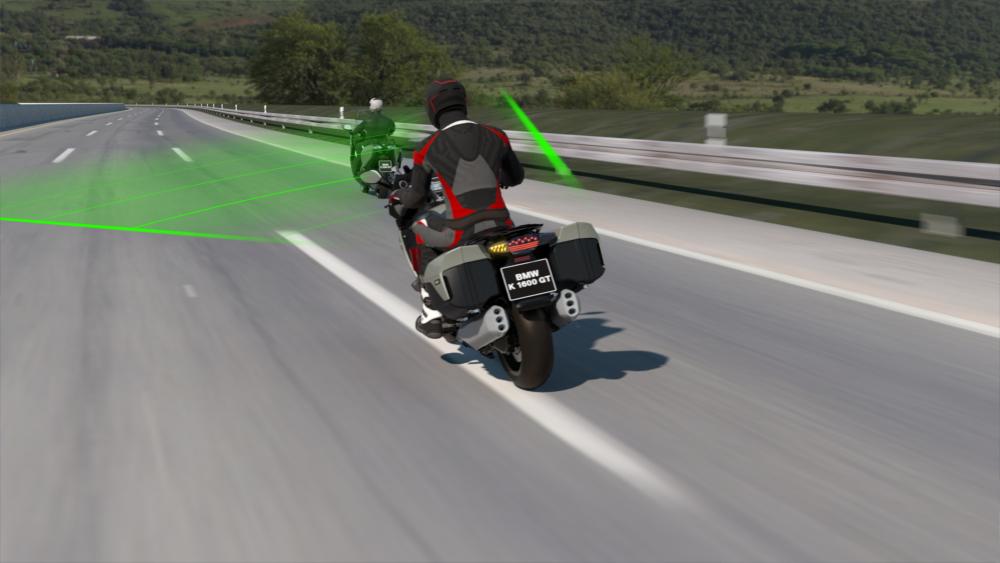BMW presenta il cruise control adattivo per moto - Motociclismo