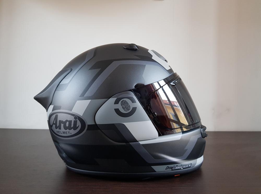 Quantic, il nuovo casco sport touring di Arai - Motociclismo