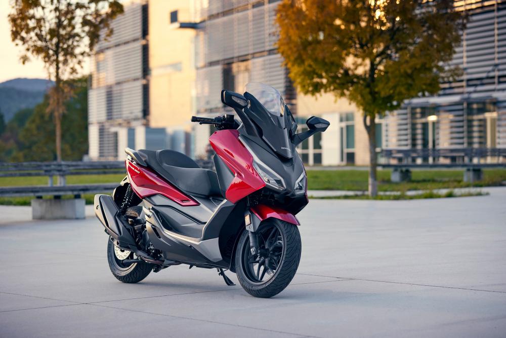 L'Honda Forza 350 cambia faccia, ecco il nuovo my 2023 - Motociclismo