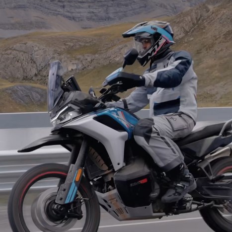 Prime immagini CFMOT 800MT-X 2025