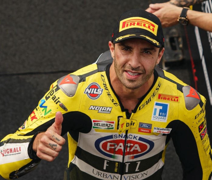 Andrea Iannone resta in Superbike