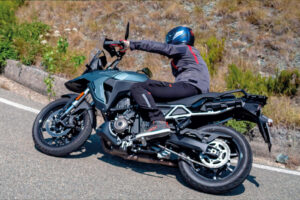 Prestazioni Suzuki V-Strom 800SE